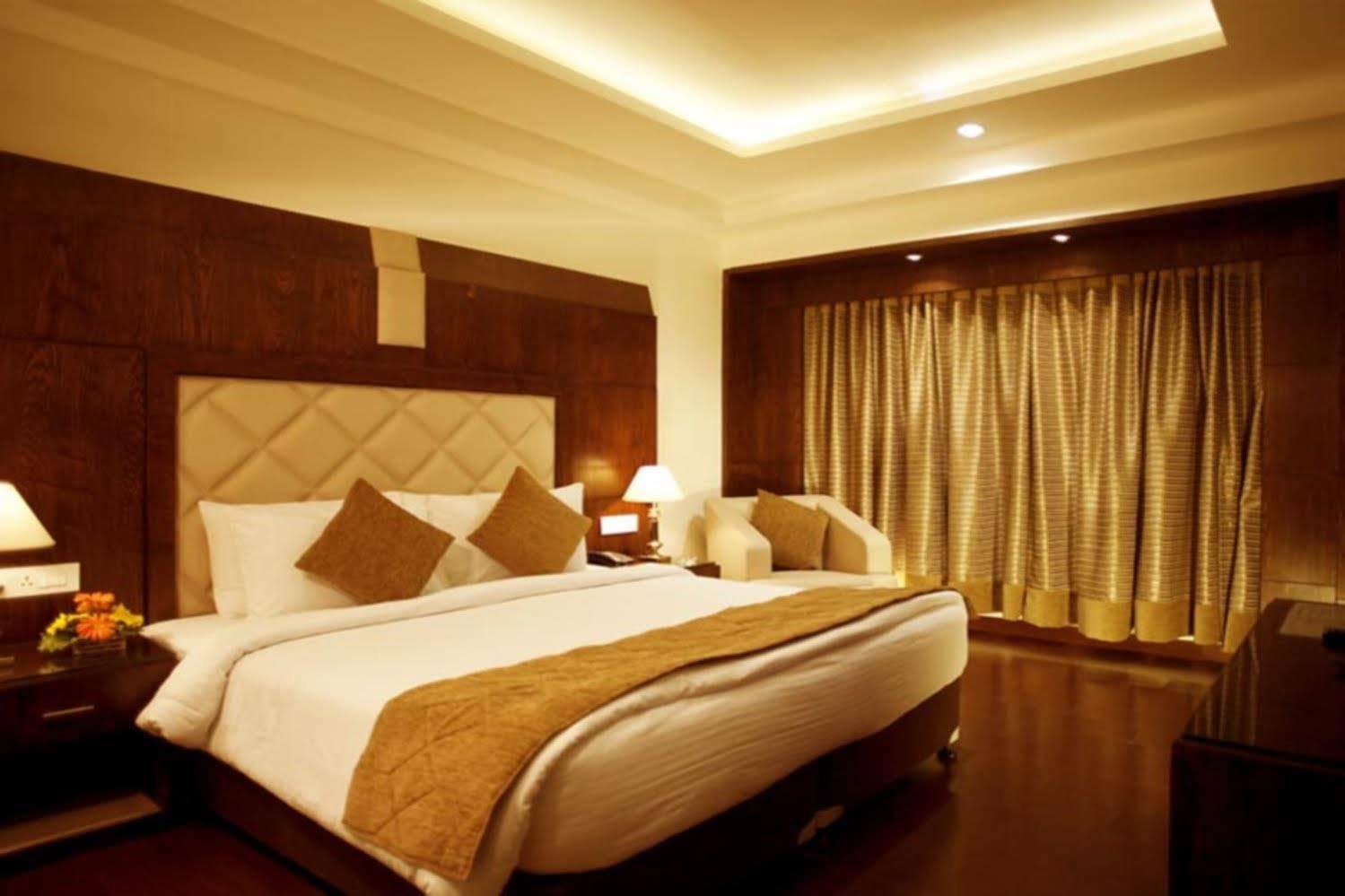 Vijay Intercontinental Hotel Kanpur Eksteriør billede